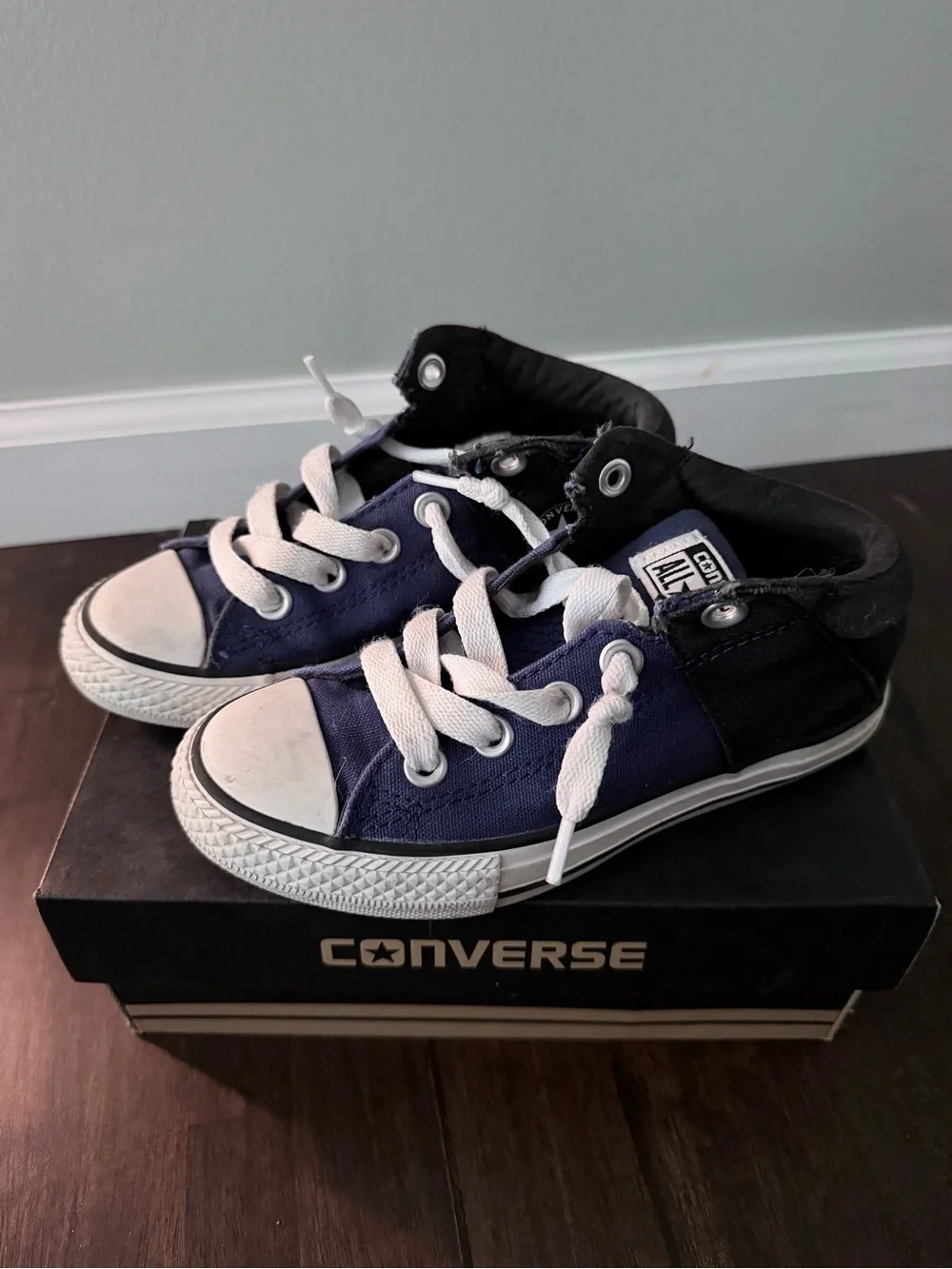Converse Kids Navy and Black Low-Top Sneakers with White Laces